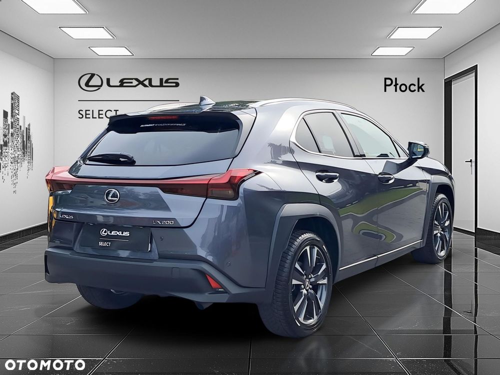 Lexus UX - 5