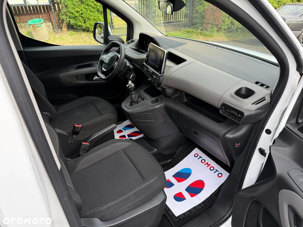 Peugeot Rifter Long 1.2 PureTech Allure S&S (7-os.) - 16