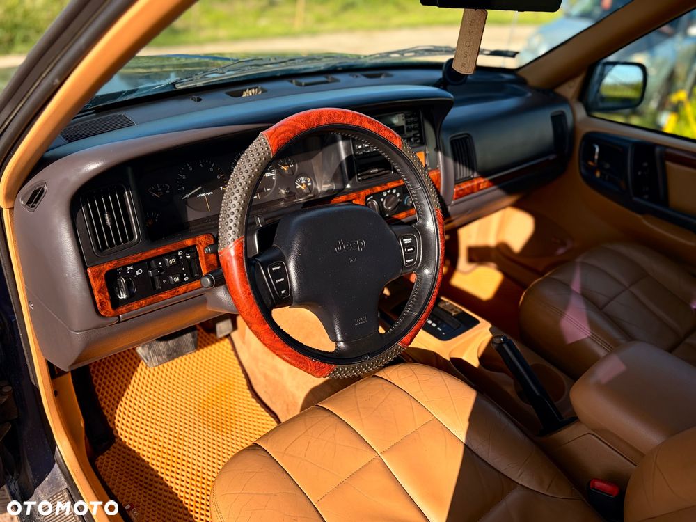 Jeep Grand Cherokee - 11