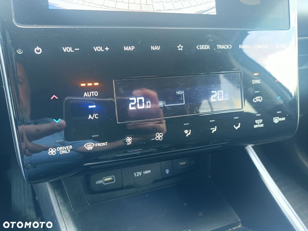 Hyundai Tucson 1.6 T-GDi HEV Executive 2WD - 22