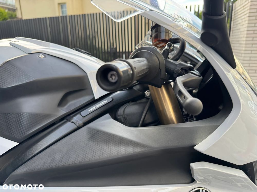 BMW S - 14