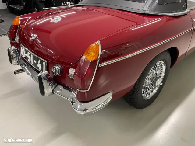MG MGB - 6
