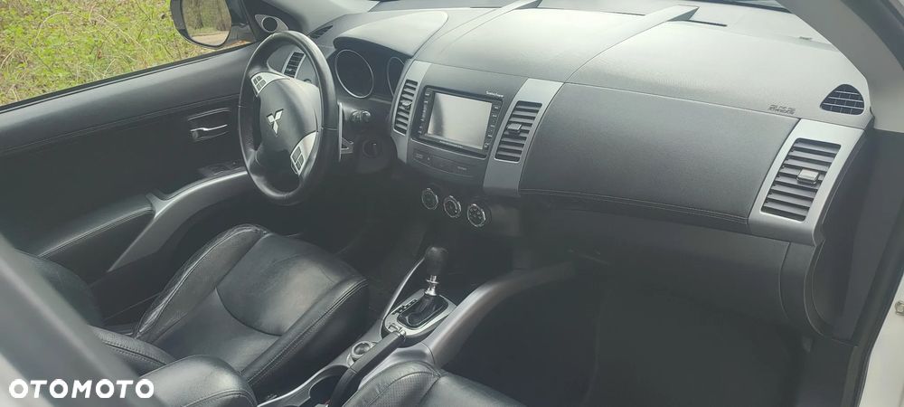 Mitsubishi Outlander 2.2 DI-D 4WD TC-SST Invite - 6