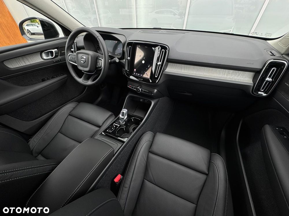 Volvo XC 40 B3 Plus Dark - 14