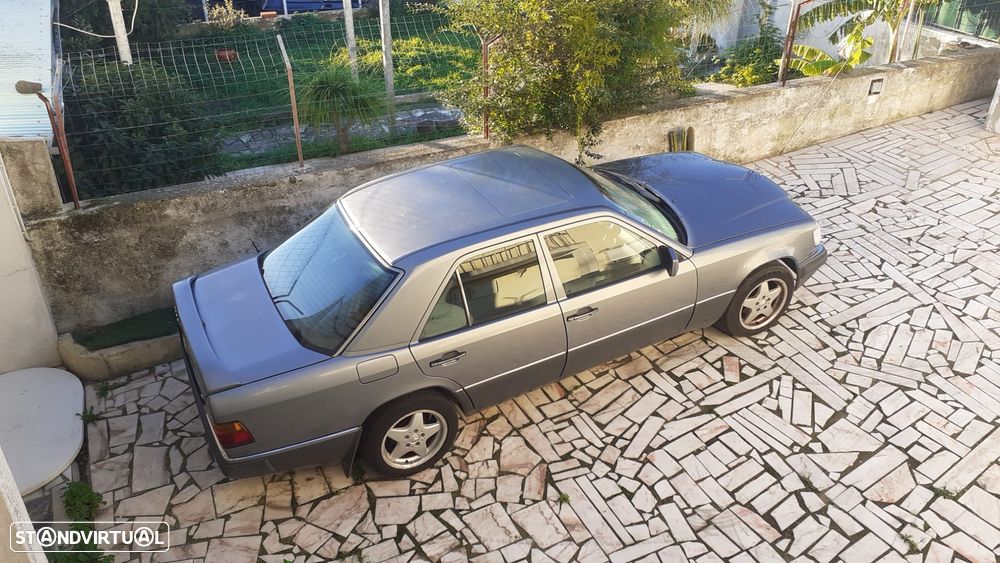 Mercedes-Benz E 200 - 1