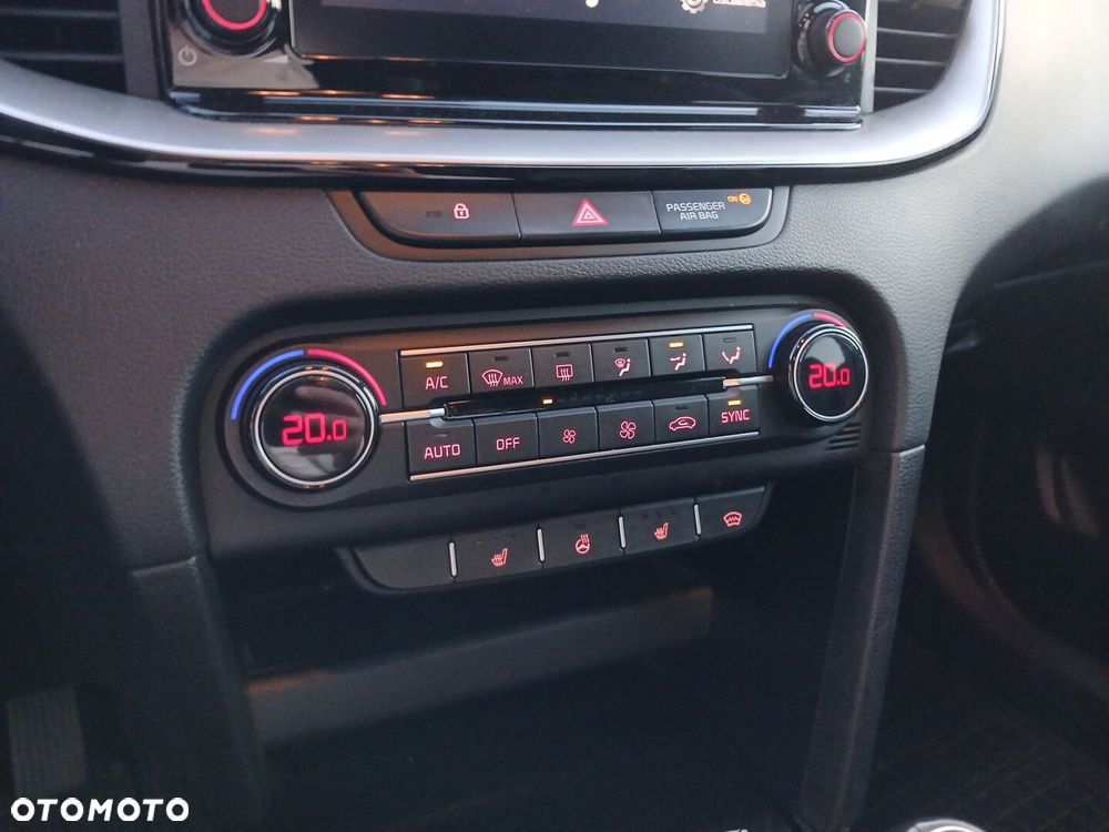 Kia Ceed - 15