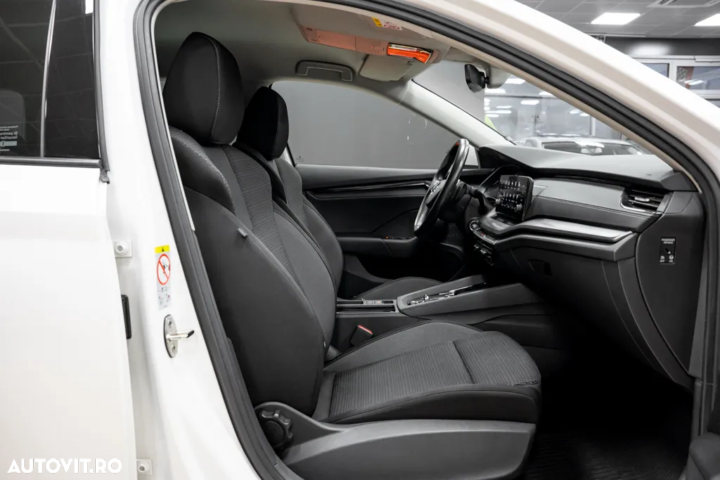 Skoda Octavia Combi 2.0 TDI DSG Ambition - 30