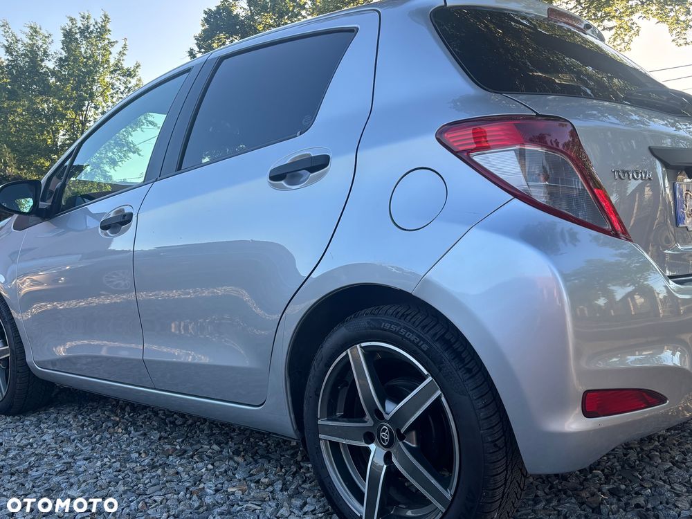 Toyota Yaris 1.4 D-4D Comfort - 14