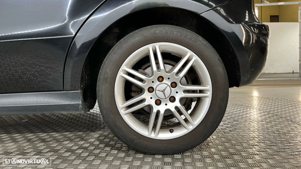 Mercedes-Benz A 150 Elegance Edition 10 - 19