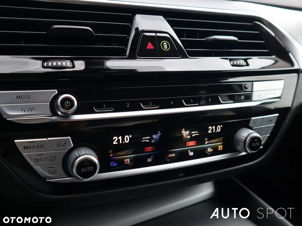 BMW Seria 5 518d mHEV - 35