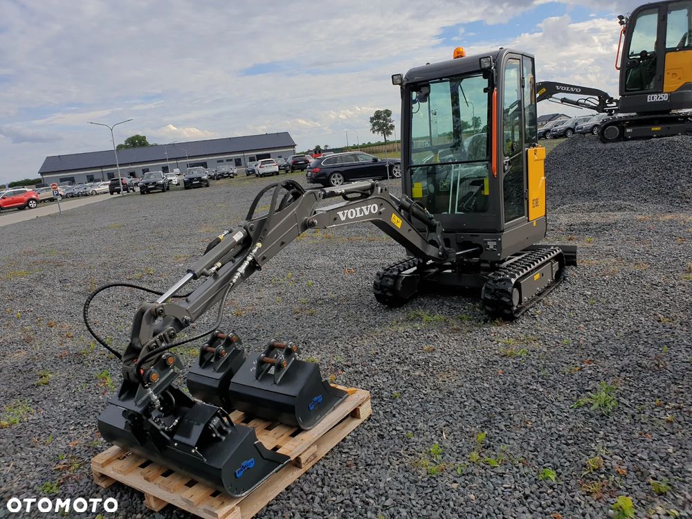 Volvo EC18E, DŁUGIE RAMIĘ, DODATKOWA PRZECIWWAGA, ROZSUWANE GĄSIENICE, 3 ŁYŻKI + SZYBKOZŁĄCZE VOLVO, NOWA DOSTĘPNA OD RĘKI, GWARANCJA Volvo Polska - 21