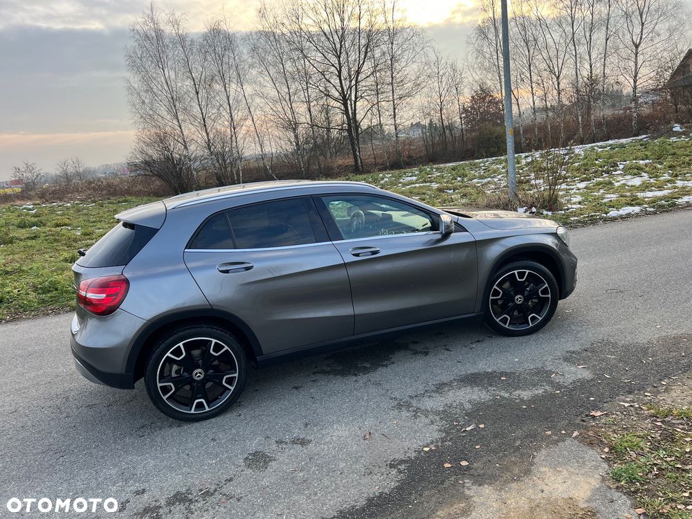 Mercedes-Benz GLA 250 7G-DCT AMG Line - 20