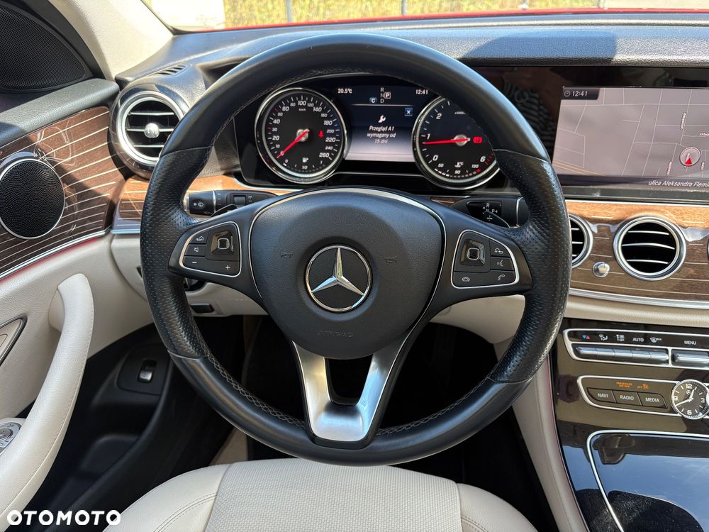 Mercedes-Benz Klasa E 220 d 4Matic 9G-TRONIC Avantgarde - 16