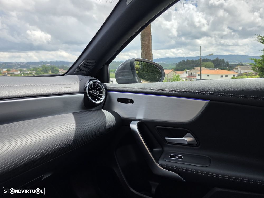 Mercedes-Benz A 250 Limousine e 8G-DCT AMG Line - 29