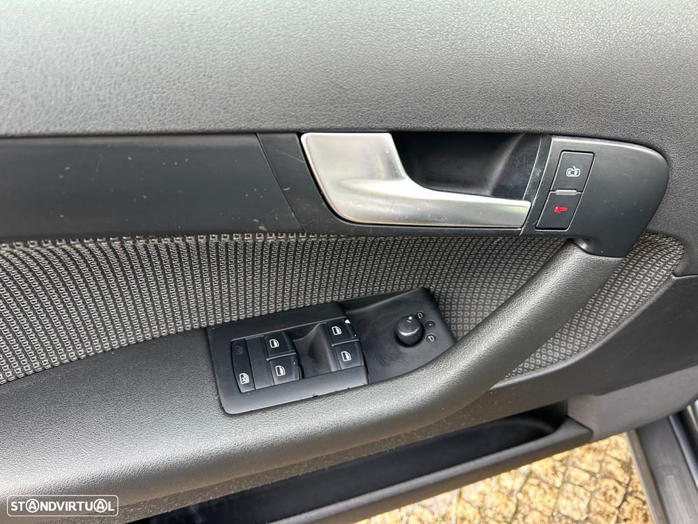 Audi A3 Sportback 2.0 TDi Ambiente - 12