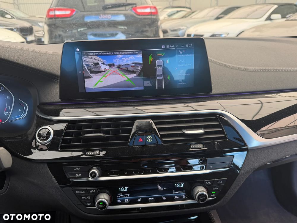 BMW Seria 5 520i Sport Line - 10