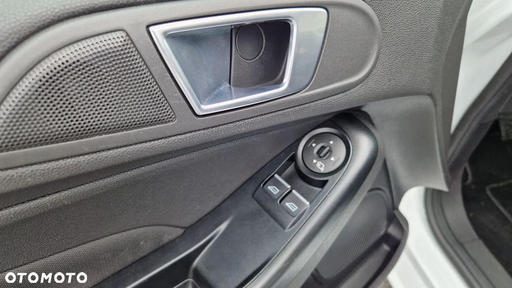 Ford Fiesta 1.0 EcoBoost Titanium - 22