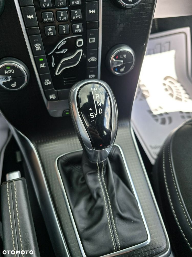 Volvo V40 - 25