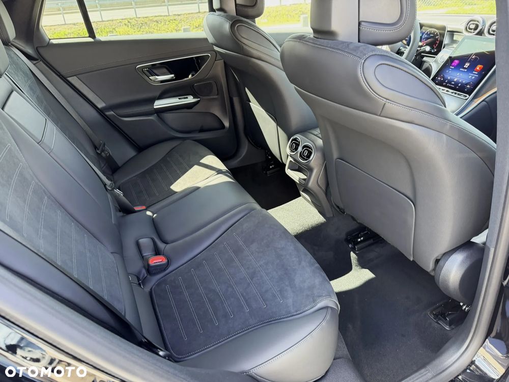 Mercedes-Benz GLC - 29