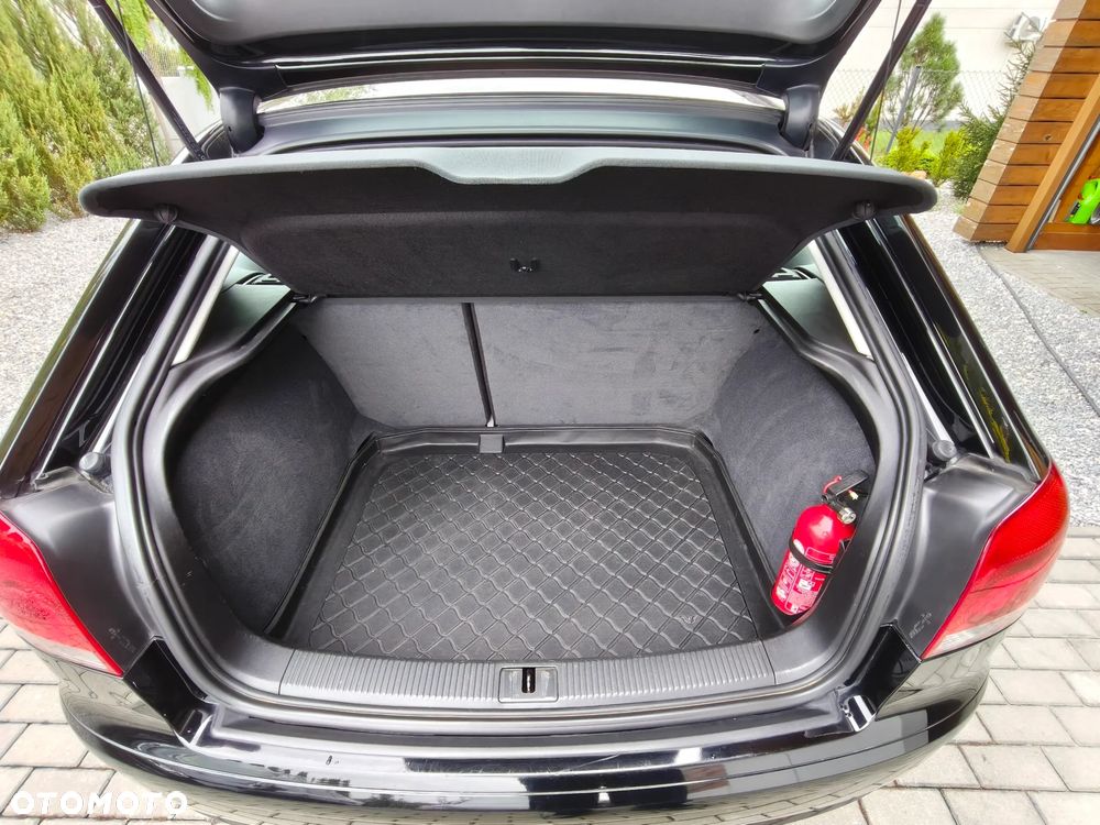 Audi A3 3-drzwiowe 1.6 FSI Ambiente - 25