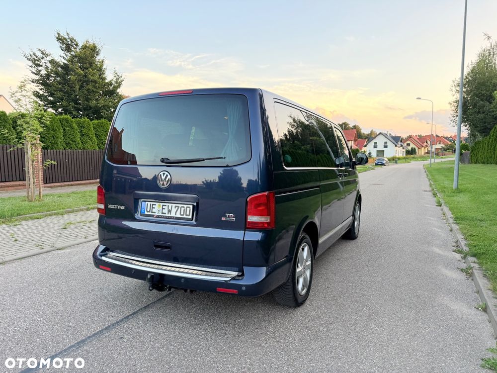 Volkswagen Multivan - 12