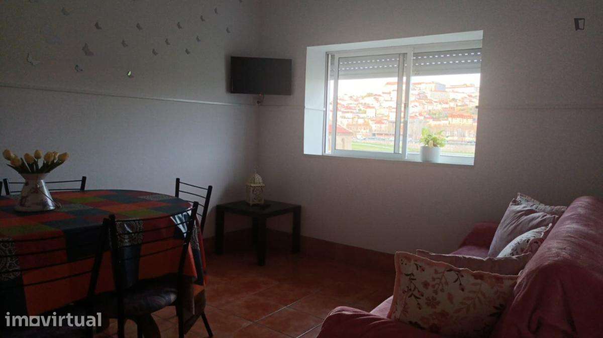 Quarto - localizado em Baixa de Santa Clara Coimbra - Grande imagem: 3/9