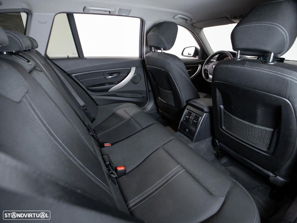 BMW 320 - 11