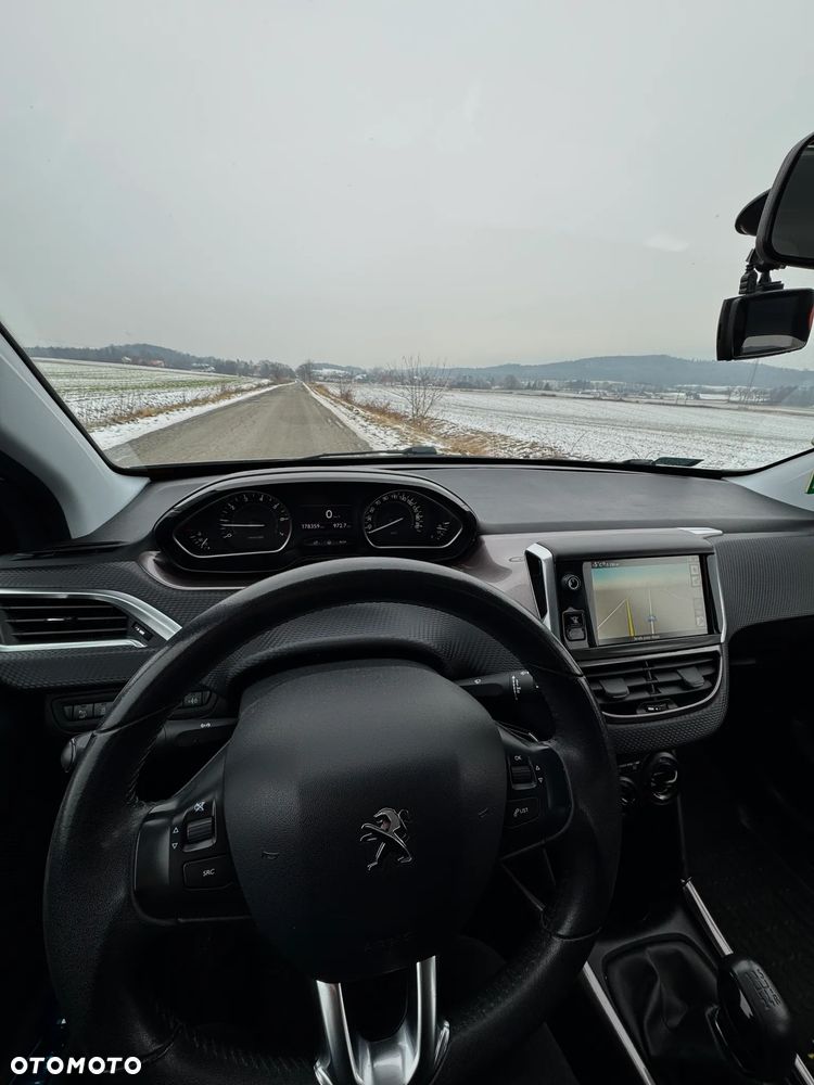 Peugeot 2008 - 10