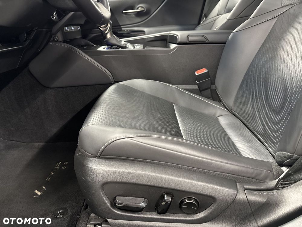 Lexus ES 300h Business Edition - 20