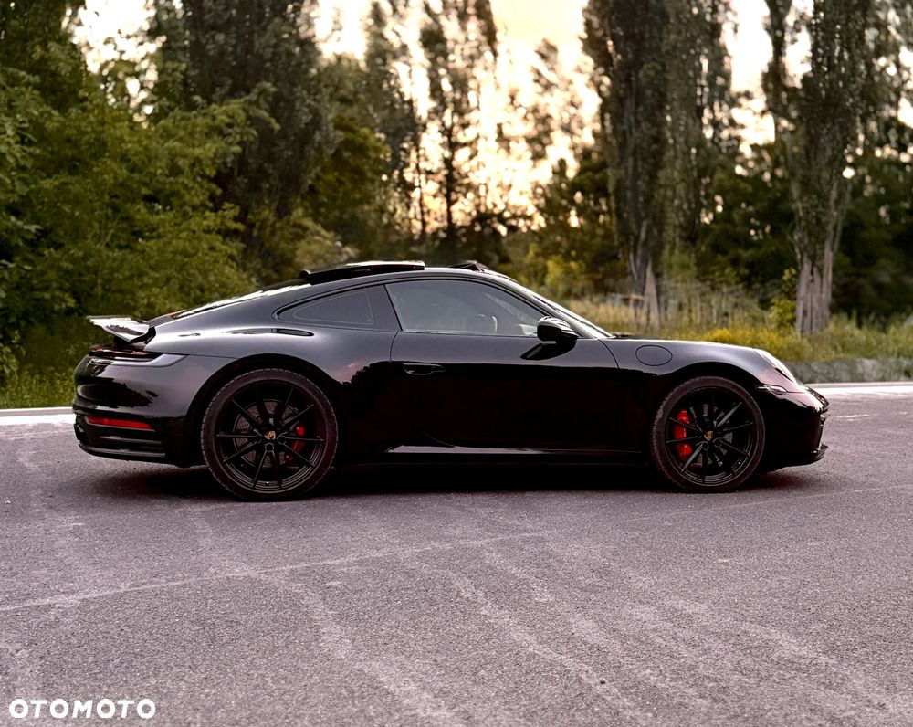 Porsche 911 Carrera 4S - 23