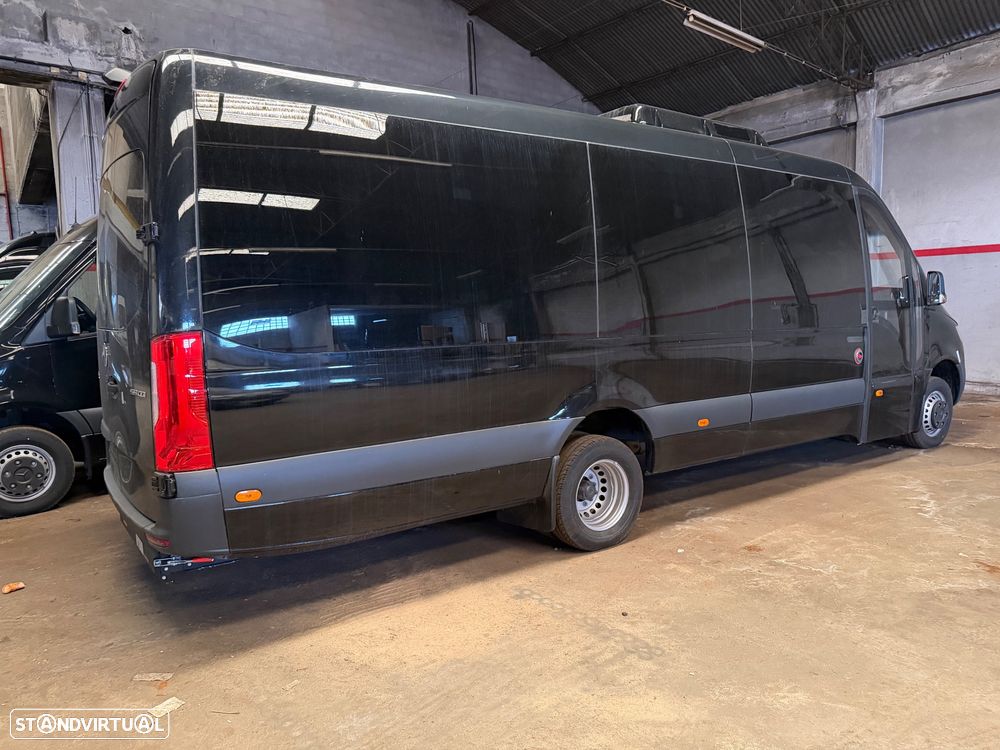 Mercedes Benz Sprinter - 2