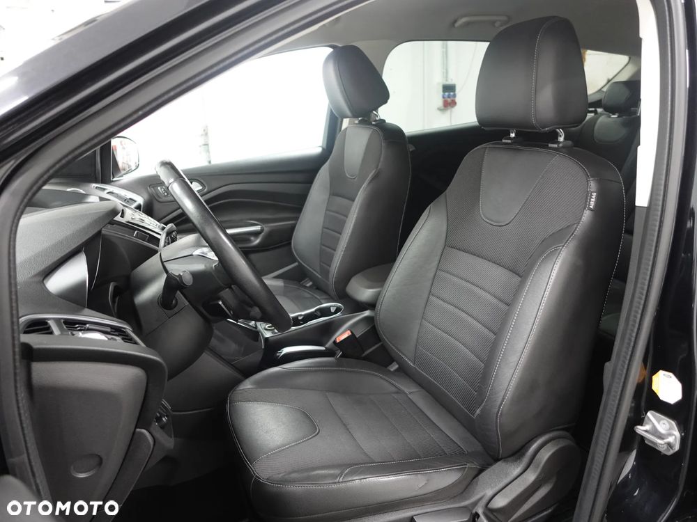 Ford Kuga 1.6 EcoBoost 2x4 Titanium - 20