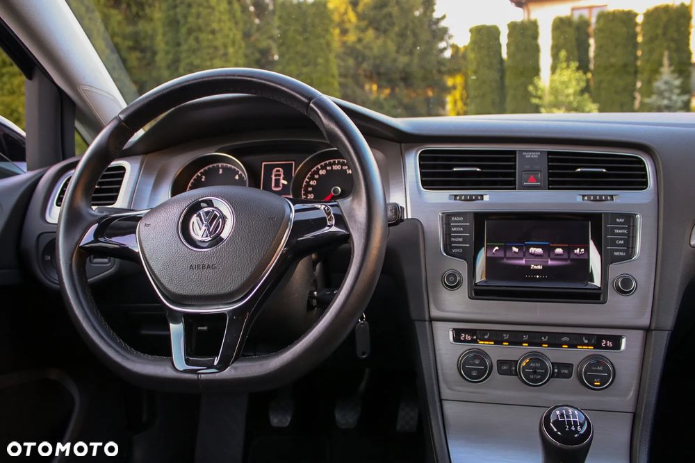 Volkswagen Golf 2.0 BlueTDI Comfortline - 36
