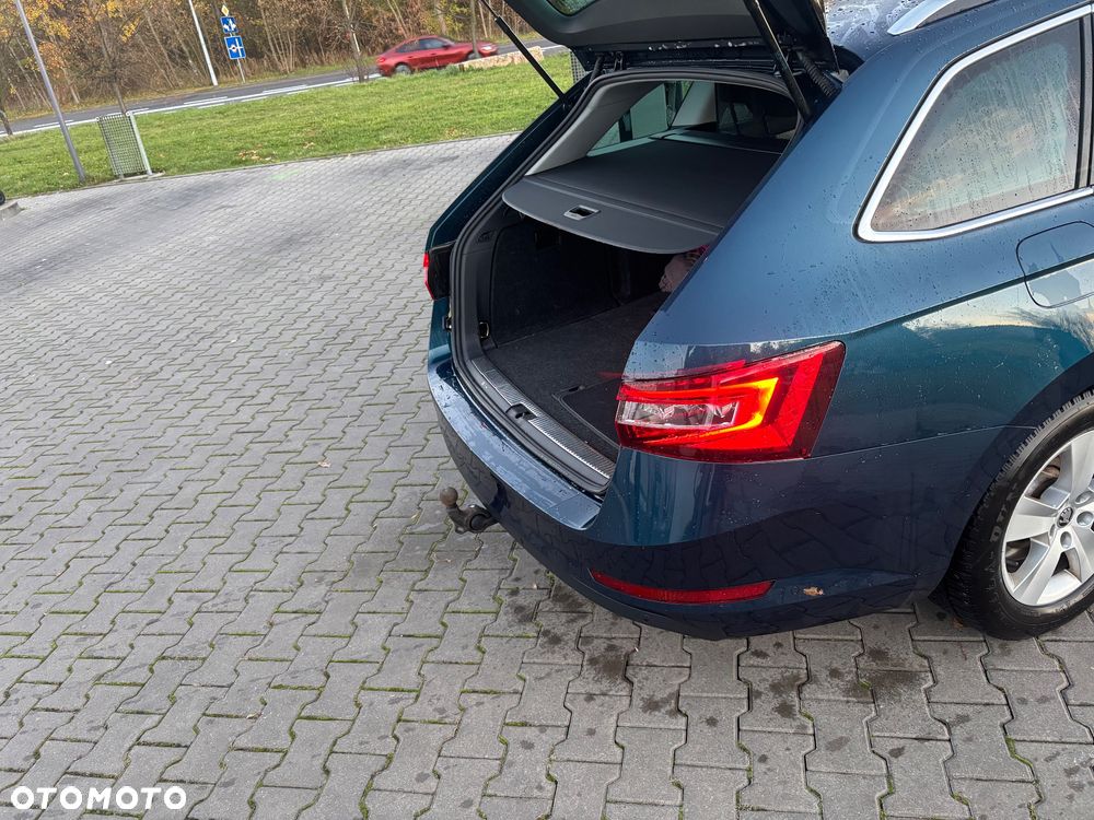 Skoda Superb 2.0 TDI Ambition - 8