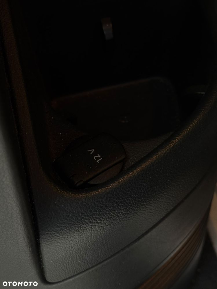 Volkswagen Multivan - 37
