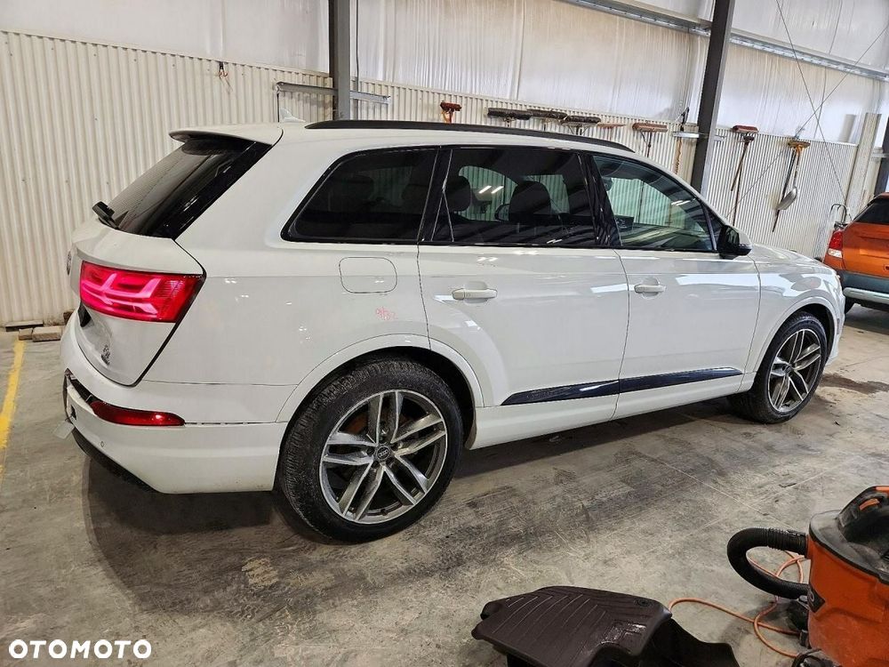 Audi Q7 3.0 TFSI Quattro Tiptronic - 4