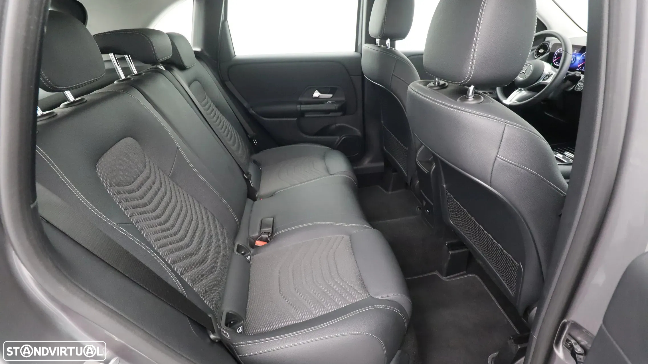 Mercedes-Benz B 180 d - 24