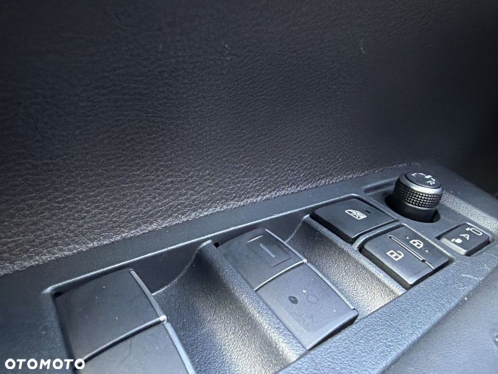 Toyota Corolla 1.8 Hybrid GR Sport Dynamic - 25