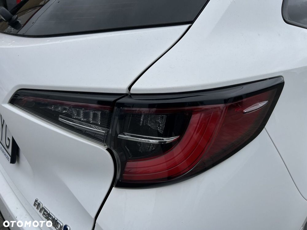 Toyota Corolla 1.8 Hybrid Comfort - 28