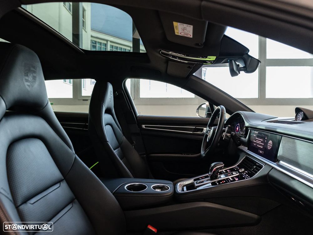 Porsche Panamera Sport Turismo 4 E-Hybrid Platinum Edition - 35