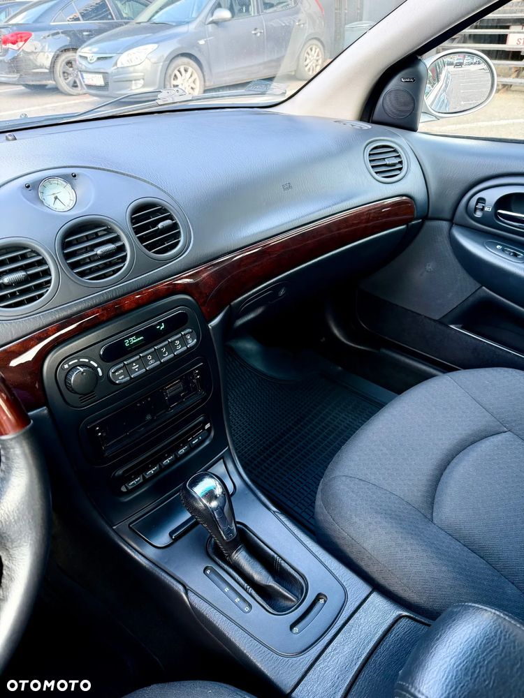 Chrysler 300M - 9