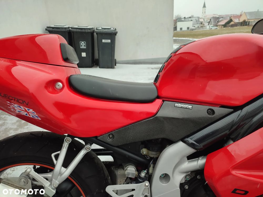 Triumph Daytona - 22