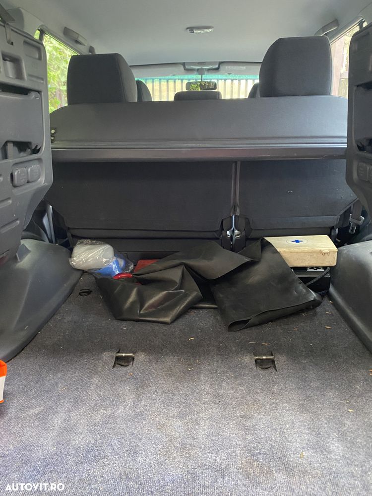 Toyota Land Cruiser 3.0 TD-4D VX - 29