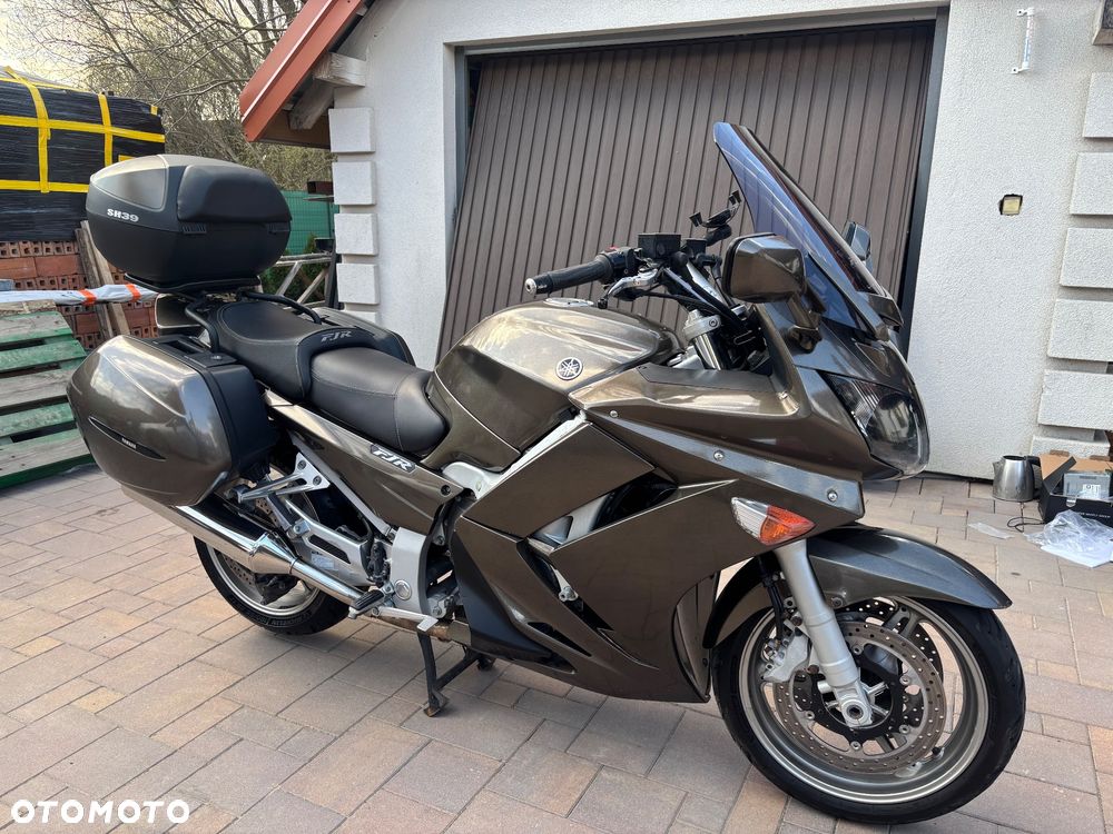 Yamaha FJR - 8