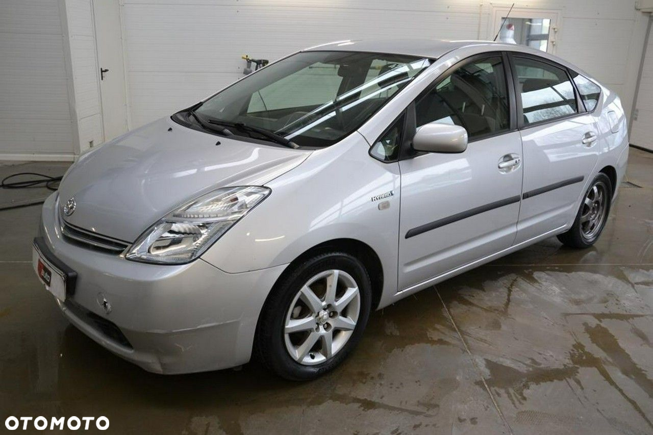 Toyota Prius - 3