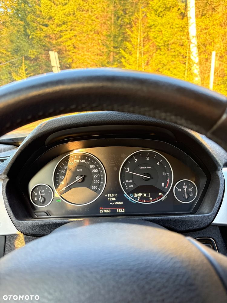 BMW Seria 3 318d - 13