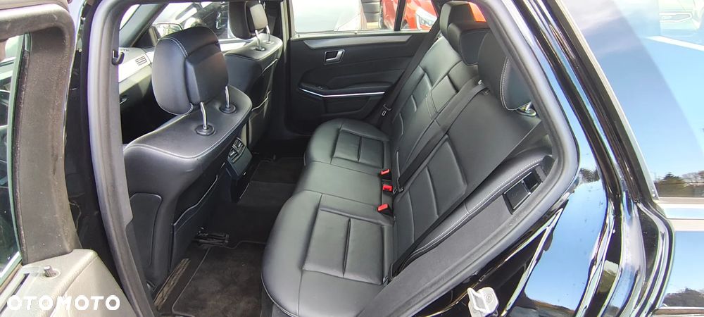Mercedes-Benz Klasa E 250 Elegance - 21