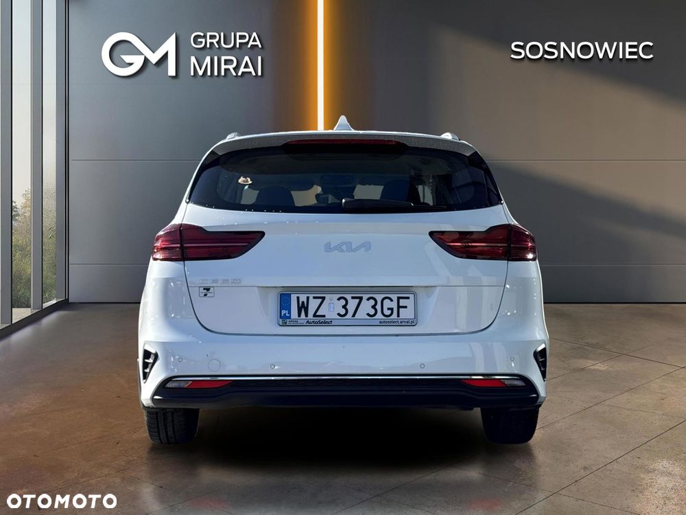 Kia Ceed - 4