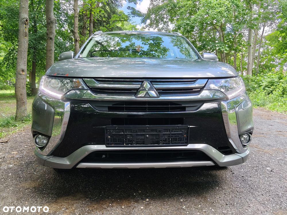 Mitsubishi Outlander 2.0 4WD - 5