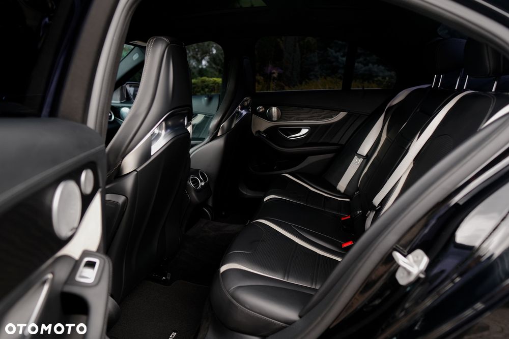 Mercedes-Benz Klasa C AMG 63 S AMG Speedshift 7G-MCT - 19